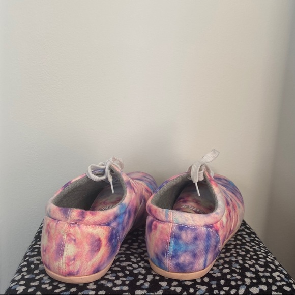 STUDY Tie Dye Low Cut Sneakers - Picture 4 of 5
